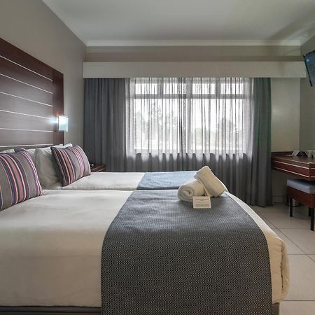Hotel Savoy And Conference Centre Мтата Экстерьер фото
