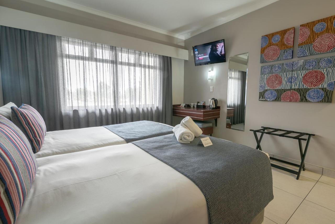 Hotel Savoy And Conference Centre Мтата Экстерьер фото