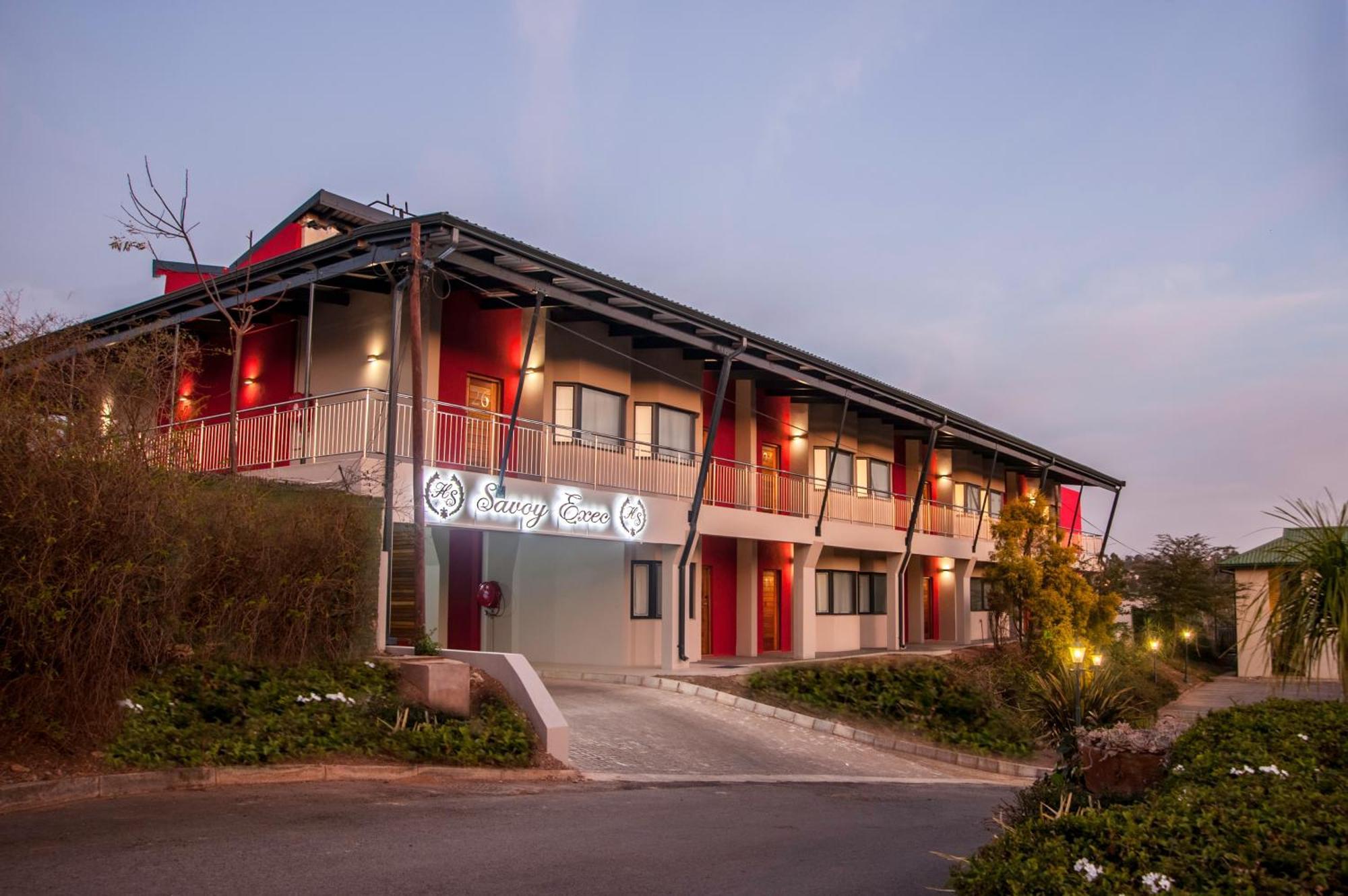 Hotel Savoy And Conference Centre Мтата Экстерьер фото