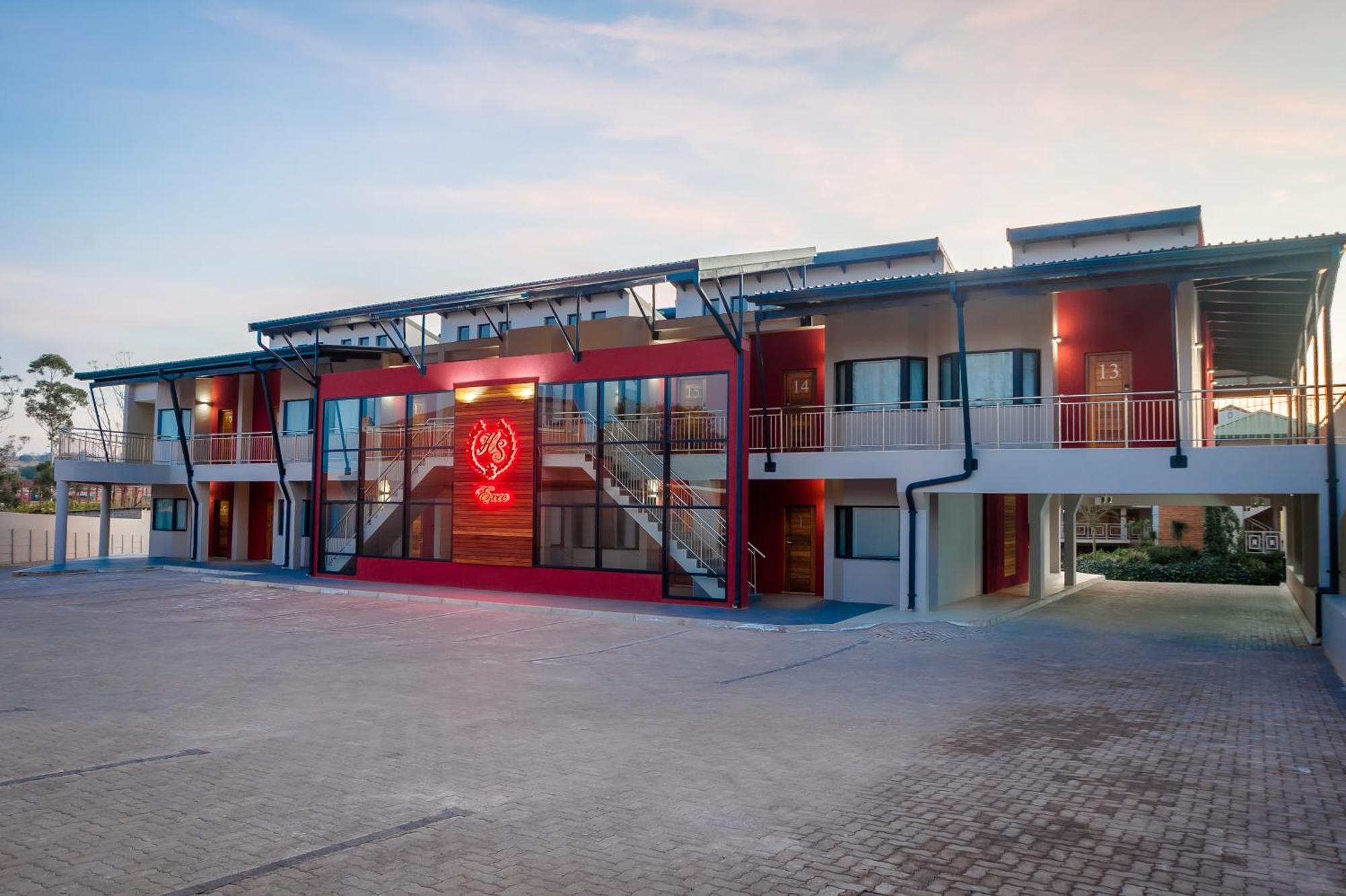 Hotel Savoy And Conference Centre Мтата Экстерьер фото